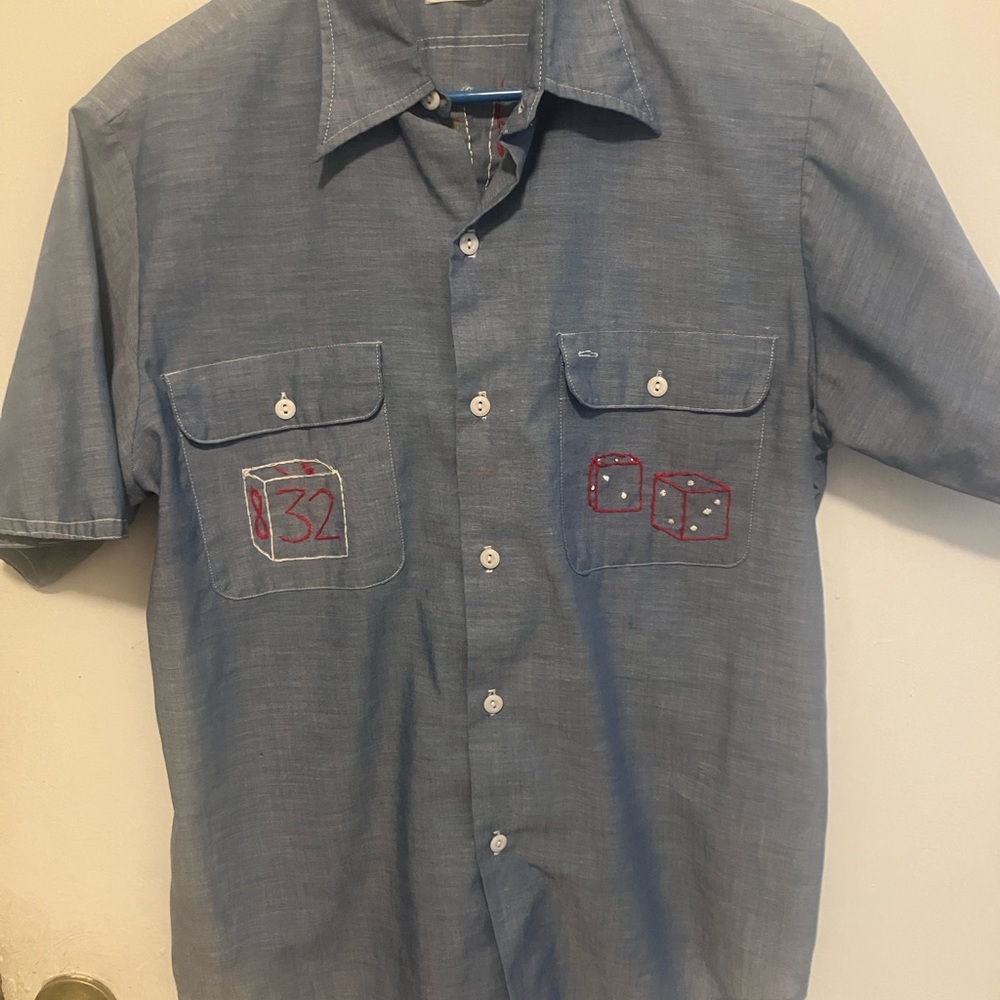 VTG JC Penney “Big Mac” Men's Chambray Shirt w Backgammon & Dice Embroidery